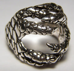 WRAP AROUND EAGLE CLAWS DELUXE BIKER RING (sold by the piece )